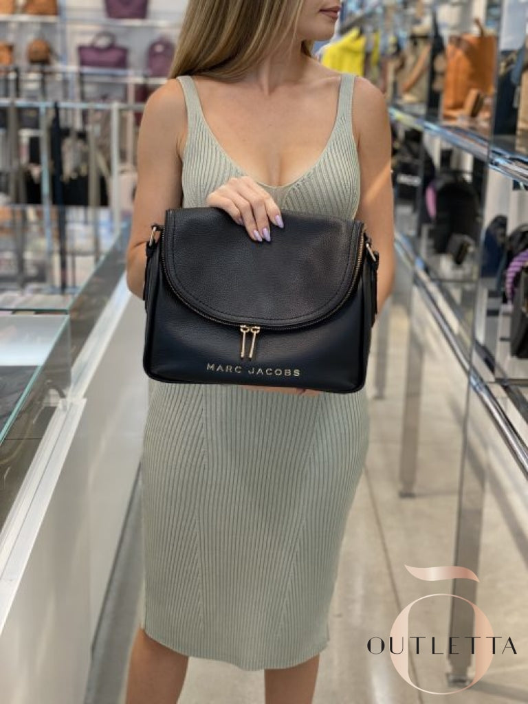 Groove Medium Messenger Bag Handbags