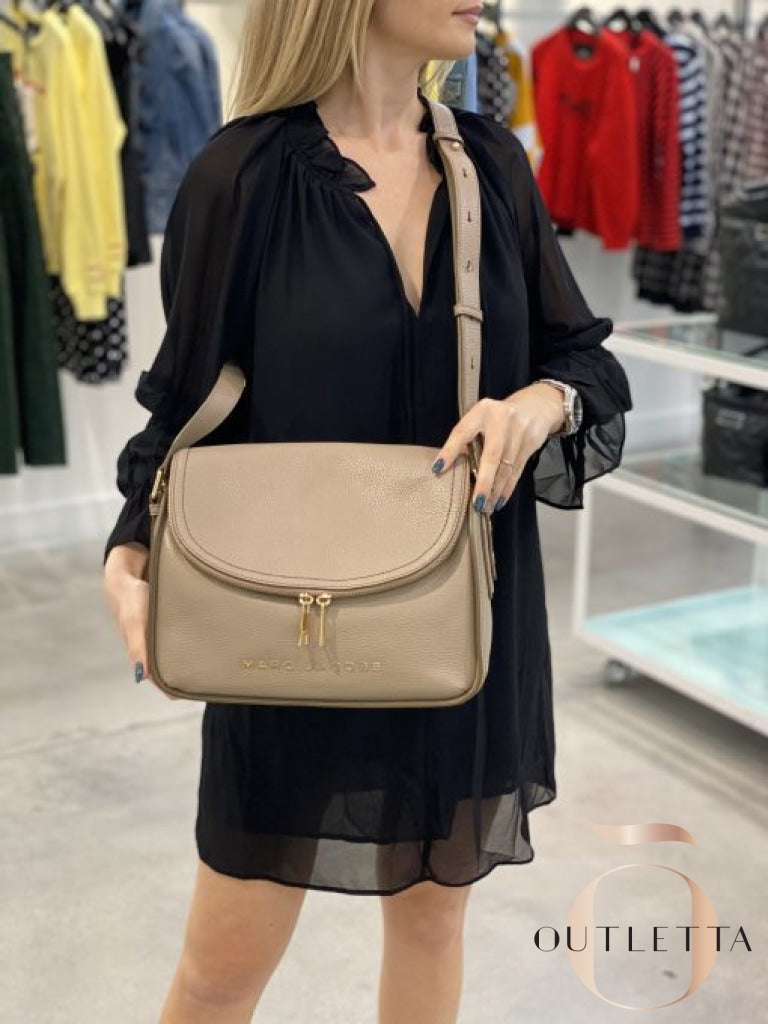 Groove Medium Messenger Bag Handbags