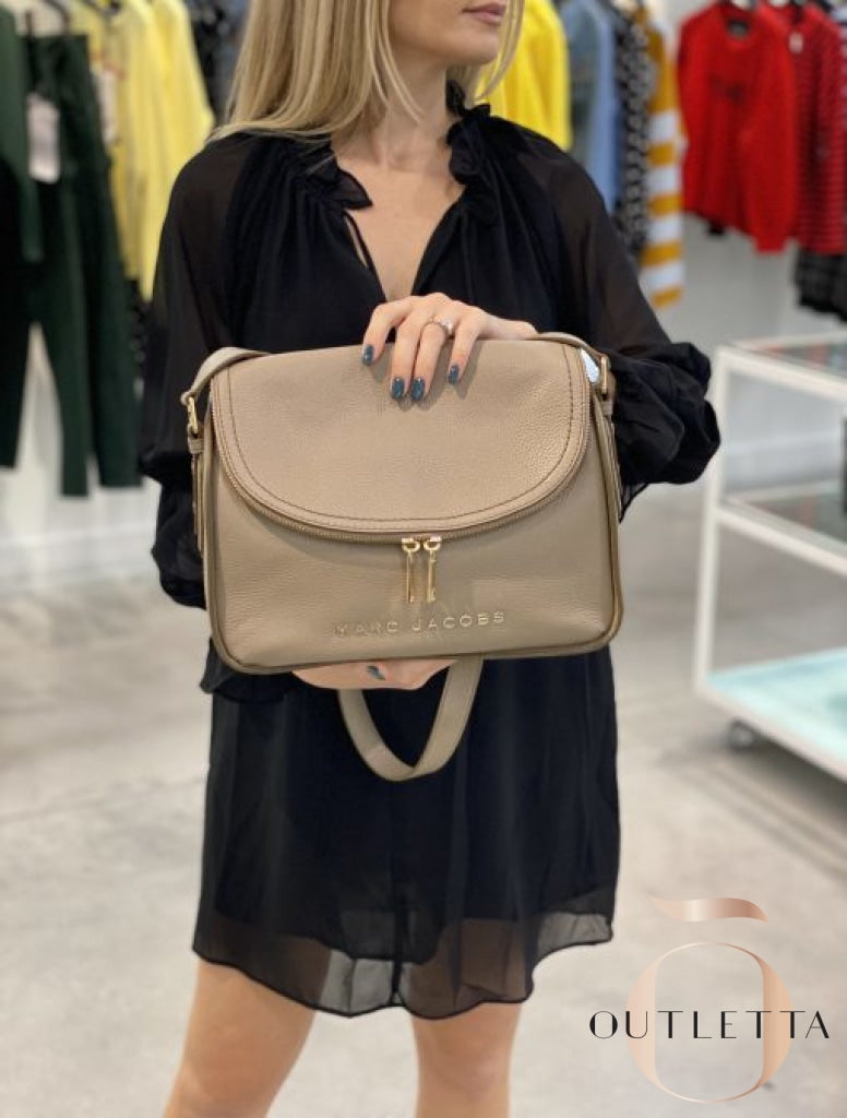 Groove Medium Messenger Bag Handbags