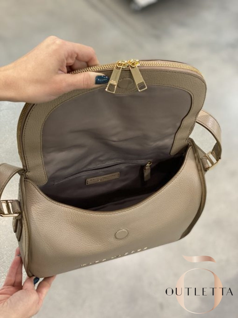 Groove Medium Messenger Bag Handbags